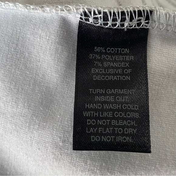 White House Black Market Sequin V Neck Womens Knit Top Size Medium Silver Gray - Picture 8 of 8